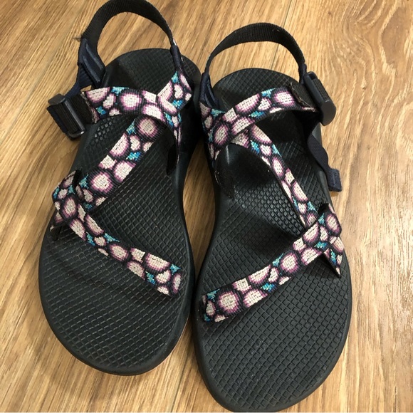 Chaco Classic black purple/pink hiking shoes, women’s size 9 - Picture 3 of 7